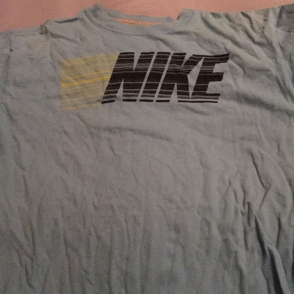 Nike tee